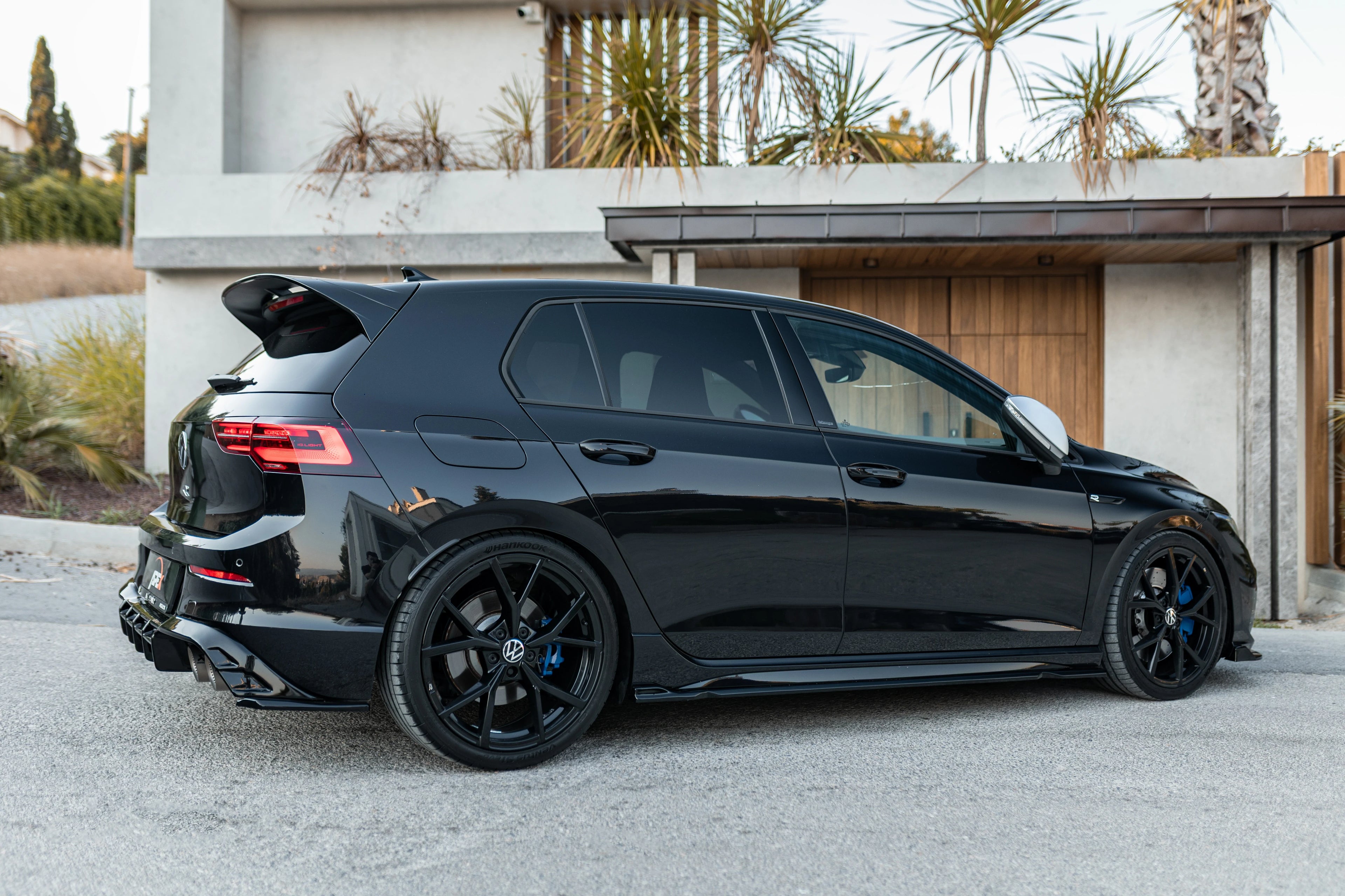 VW Golf R Side Skirts (2pcs) — Mk8 2020–2024 Gloss Black